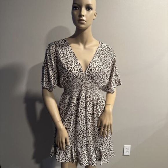 NWOT Leopard Print Mini Dress - Picture 4 of 5